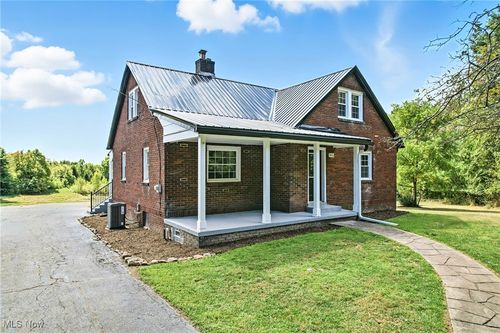 7406 Thompson Sharpsville Rd Ne, Burghill, OH, 44404-9721 | Card Image