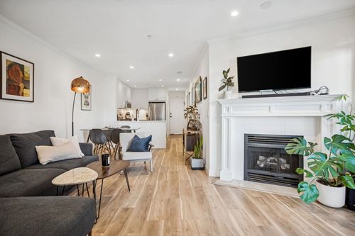 305-688 E 16th Ave, Vancouver, BC, V5T2V4 | Card Image