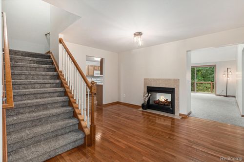 6144 Northridge Hills Dr, Brighton, MI, 48116-3754 | Card Image