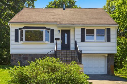 24 Fuller Rd, Ossining, NY, 10562-5616 | Card Image