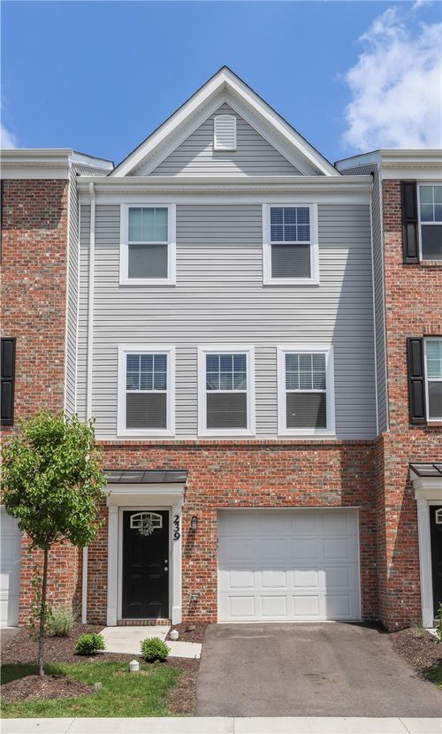 239 Faulk Dr, Warrendale, PA, 15086-1105 | Card Image
