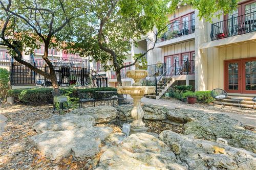 53-1111 46th St, Kansas City, MO, 64112-1238 | Card Image
