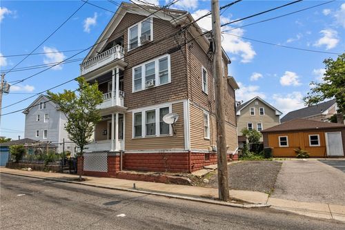 83 Pekin St, Providence, RI, 02908-3756 | Card Image