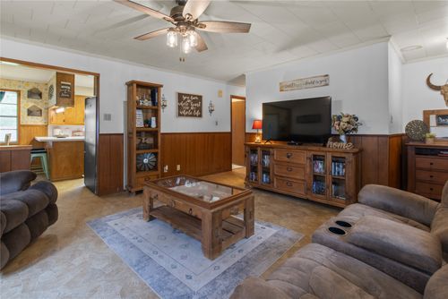 815 S 8th Ave, Teague, TX, 75860-2232 | Card Image