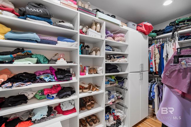 Walk In Closets | Image 24
