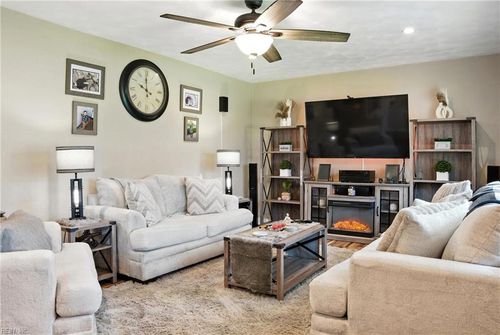 435 Dauphin Ln, Virginia Beach, VA, 23452-5325 | Card Image