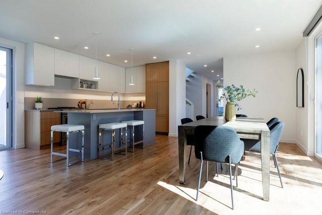 315 Park St W, House other with 5 bedrooms, 3 bathrooms and 2 parking in Dundas ON | Image 10