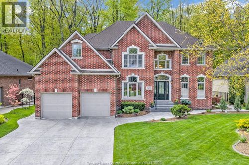 389 Bel Air Cir, Windsor, ON, N8N5H4 | Card Image