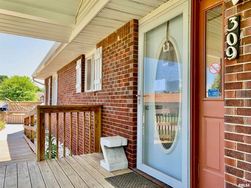 309 W Vandalia Rd, South Jacksonville, IL, 62650-3200 | Card Image