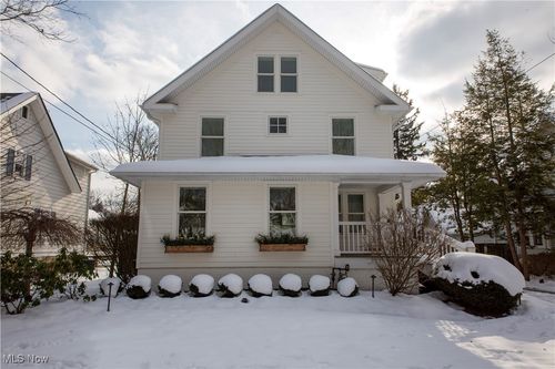 47 Hall St, Chagrin Falls, OH, 44022-3108 | Card Image