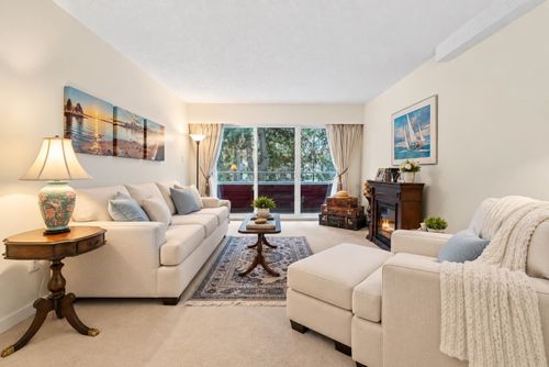206-250 W 1st St, North Vancouver, BC, V7M1B4 | Card Image