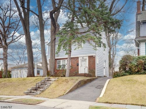 21 Edgewood Rd, East Orange, NJ, 07017-2139 | Card Image
