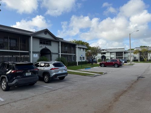 apt-102-451 Ne 207th Ln, Miami, FL, 33179-1967 | Card Image