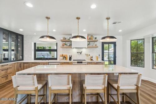 5556 E Sandra Ter, Scottsdale, AZ, 85254-1187 | Card Image