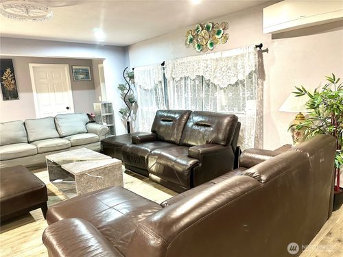 1302 Sw Bay St, Port Orchard, WA, 98366-5411 | Card Image