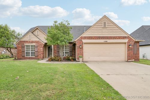 11808 Vine St, Jenks, OK, 74037-4337 | Card Image
