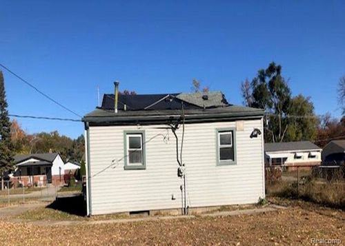 34839 Glover St, Wayne, MI, 48184-2434 | Card Image