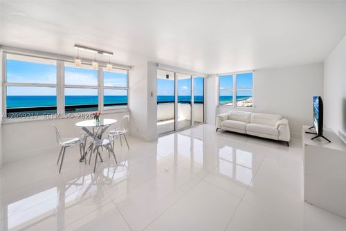 1511-2555 Collins Ave, Miami Beach, FL, 33140-4762 | Card Image