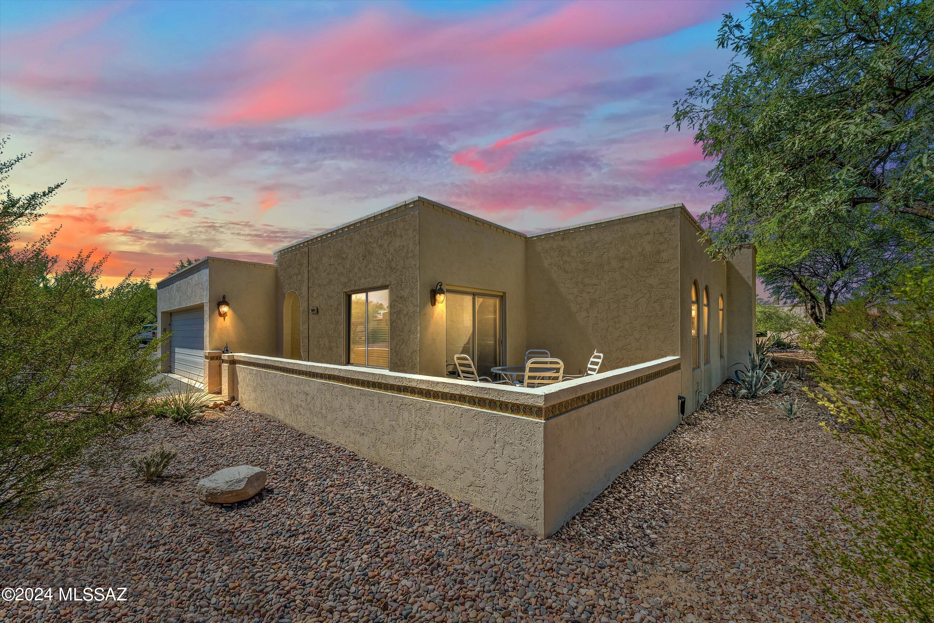Camino Vecino , Tucson, AZ 85715