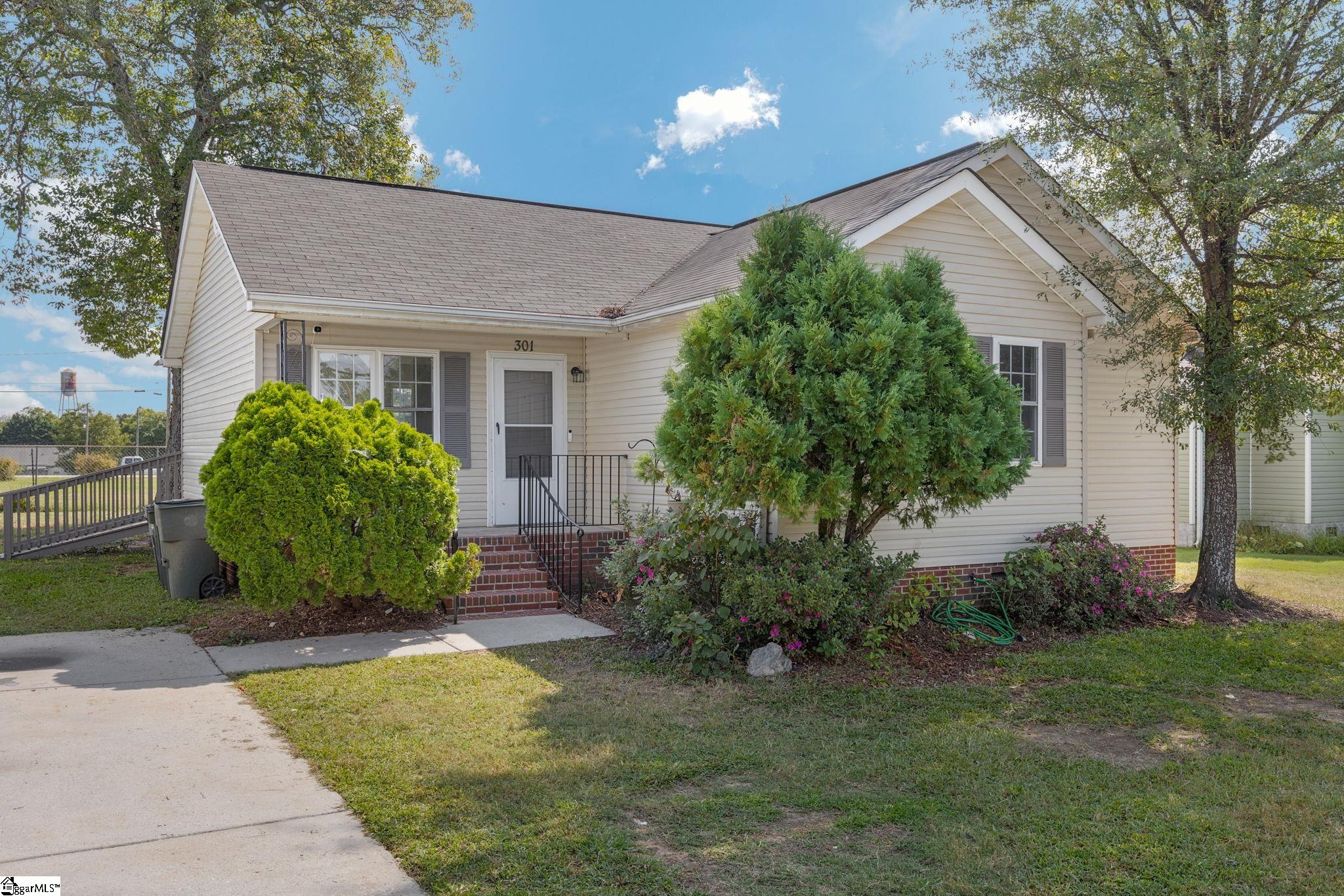 Alice Ave, Greenville, SC 29611