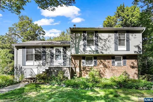 15 Alps Rd, Hewitt, NJ, 07421-1722 | Card Image