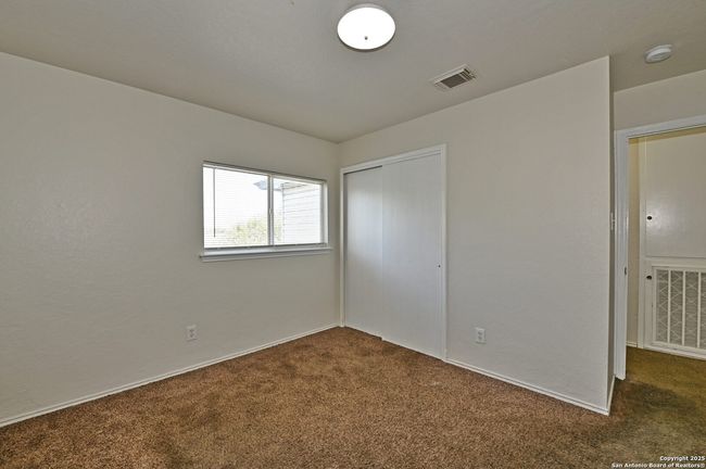 9042 Twinceek Farm, House other with 3 bedrooms, 3 bathrooms and null parking in Converse TX | Image 33
