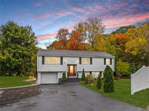 217 Park St, North Reading, MA, 01864-2305 | Card Image