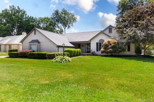 12478 Watkins Drive, Shelby Charter Township, MI, 48315 | Card Image