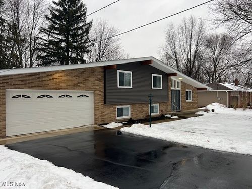 9109 Johnnycake Ridge Rd, Mentor, OH, 44060-7000 | Card Image