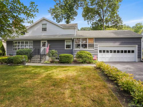 406 Warren Ave, Hawthorne, NY, 10532-1366 | Card Image