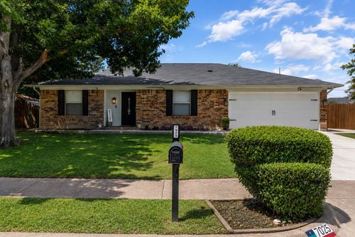 7025 Constitution Dr, Watauga, TX, 76148-1925 | Card Image