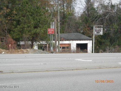 1724 S Jk Powell Blvd, Whiteville, NC, 28472-9175 | Card Image