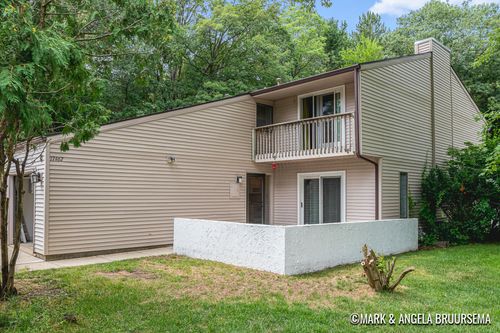 b-17462 Dunewood Ct, Spring Lake, MI, 49456-9472 | Card Image