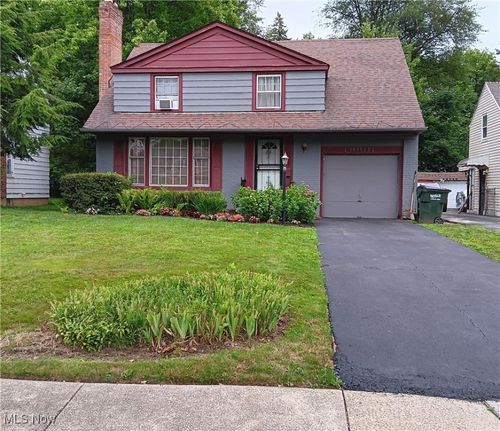 19901 Lanbury Ave, Warrensville Heights, OH, 44122-6519 | Card Image