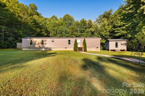 125 Ice Hollow Rd, Zirconia, NC, 28790-7701 | Card Image