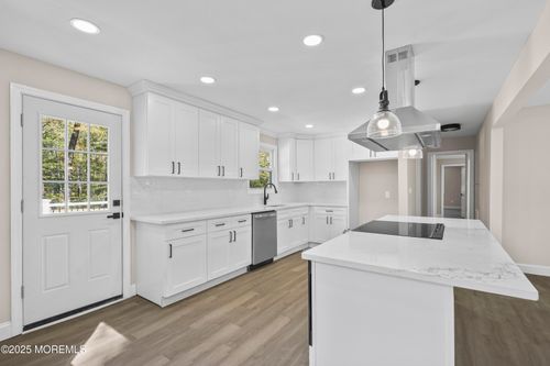 393 E Millstream Rd, Cream Ridge, NJ, 08514-2470 | Card Image