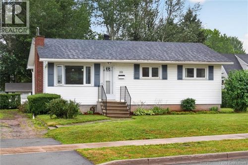 101 Birchmount Dr, House with 3 bedrooms, 2 bathrooms and null parking in Moncton NB | Card Image