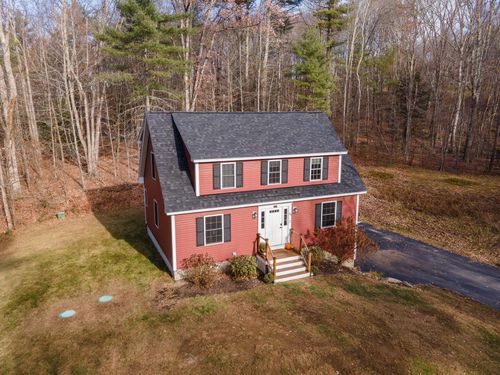 85 Priest Rd, Nottingham, NH, 03290-6204 | Card Image