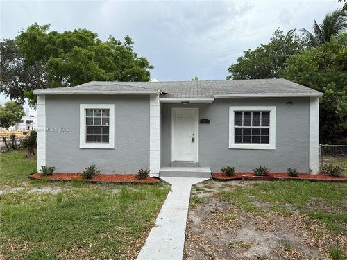 12010 Nw 8th Ave, NORTH MIAMI, FL, 33168-6311 | Card Image