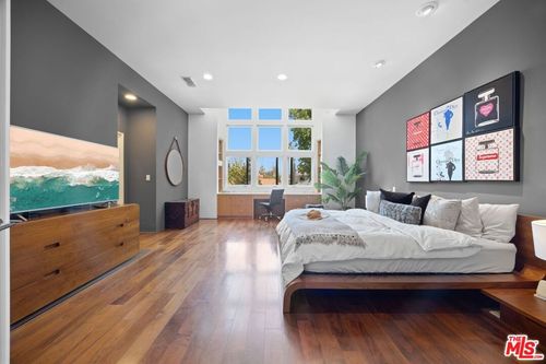 4255 Saint Clair Ave, Studio City, CA, 91604-1610 | Card Image