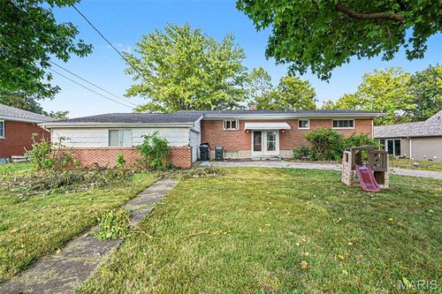 818 S Rapp Ave, Columbia, IL, 62236-2439 | Card Image