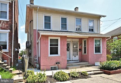 326 E Vine St, Stowe, PA, 19464-6530 | Card Image