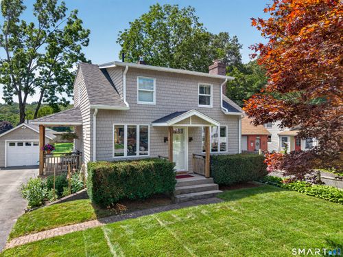 16 Quaker Ln, Quaker Hill, CT, 06375-1324 | Card Image