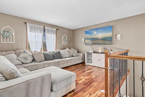 23030 Henna Ave N, Forest Lake, MN, 55025-8519 | Card Image