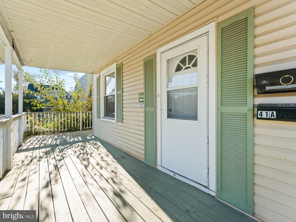 Residential Lease in OAKLYN