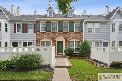 37 Kingston Run, North Brunswick, NJ, 08902-4253 | Card Image