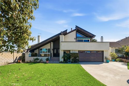 18388 Santa Veronica Cir, Fountain Valley, CA, 92708-5533 | Card Image