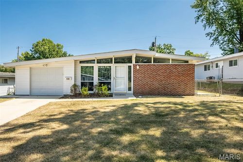 430 Countryside Dr, Florissant, MO, 63033-5607 | Card Image