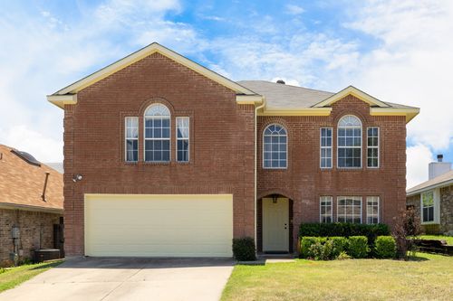 813 Silverbrook Dr, Saginaw, TX, 76179-0938 | Card Image