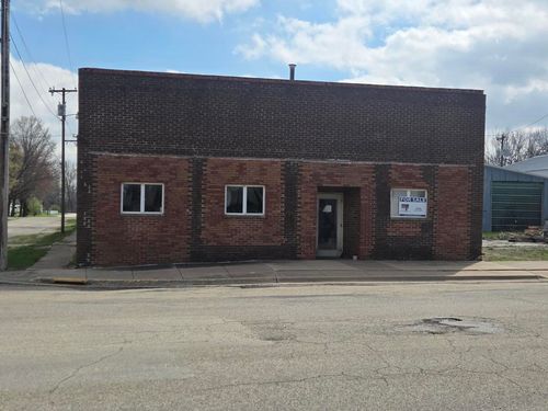 300 3rd St, Sherrard, IL, 61281-8610 | Card Image